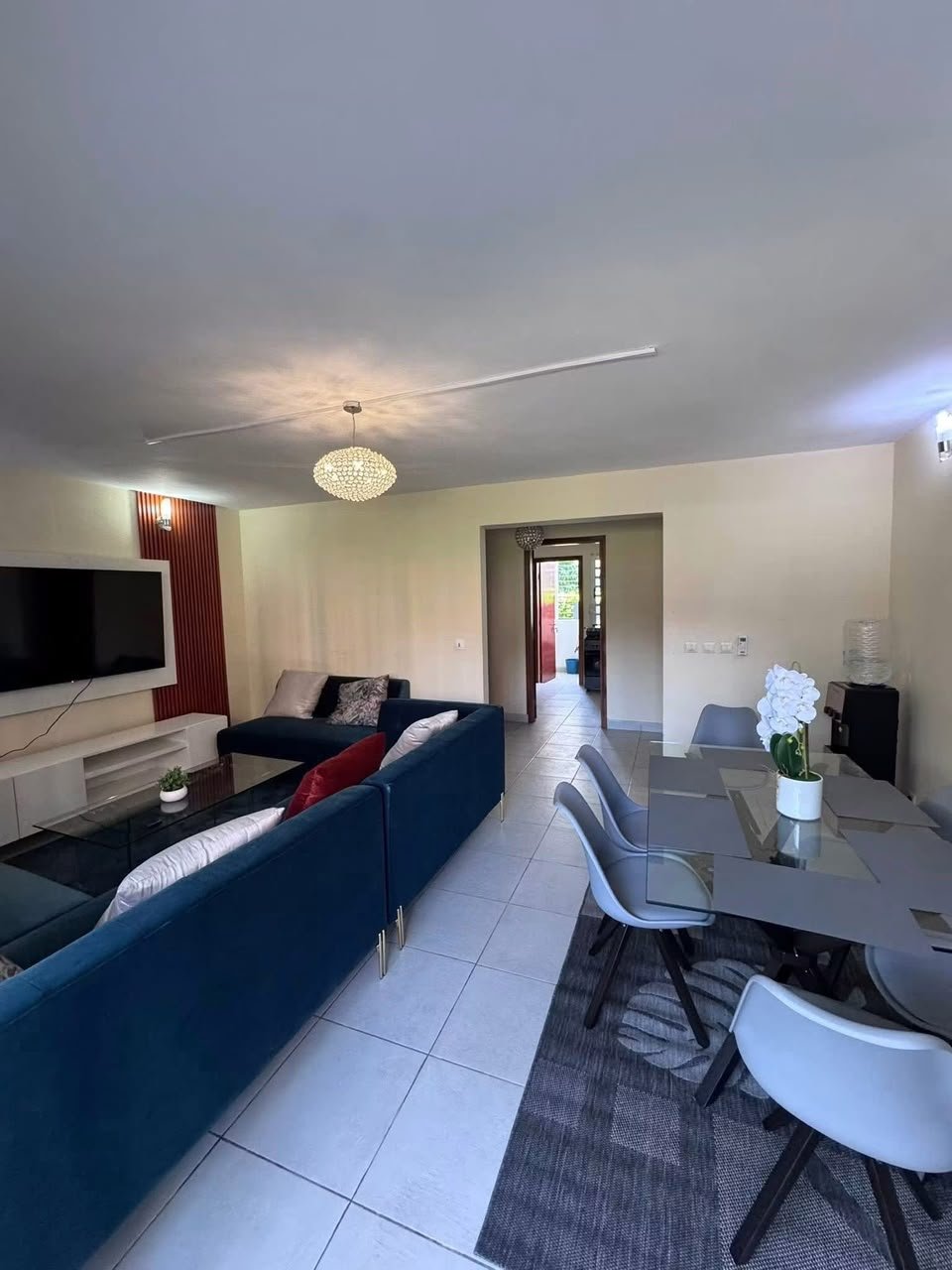 APPARTEMENT MEUBLÉ AVEC PISCINE DE 3 PIÈCES 